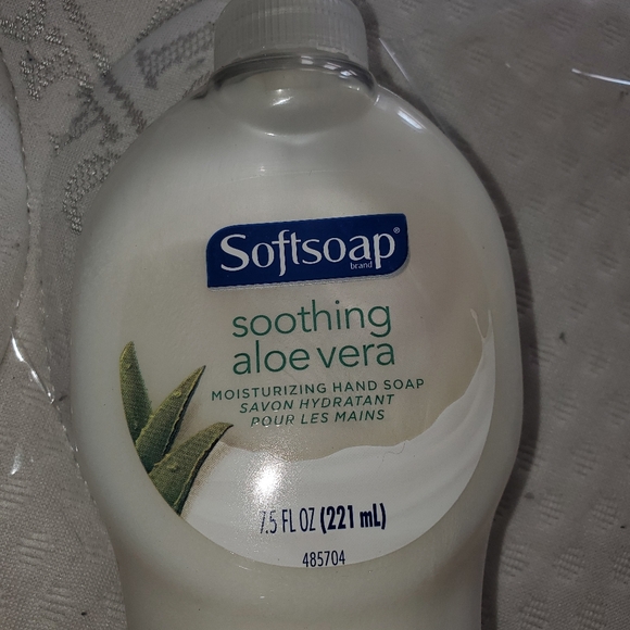 16 bars unopened soap, 10  IVORY, 4  Dove, 2  Irish Spring+ 1 new soap box - Picture 8 of 8